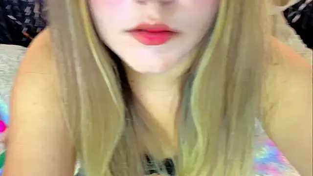 Snapshot of VioletaSweett1 chatting on July 2026 11:03:01 PM VioletaSweett1 online show from July 2026 11:03:01 PM