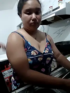 Snapshot of VaneandRossy chatting on February 2026 11:01:01 PM VaneandRossy online show from February 2026 11:01:01 PM