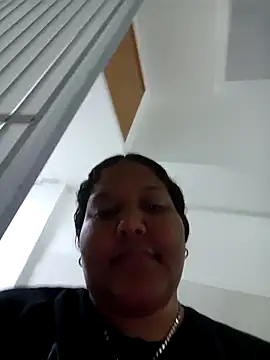 Snapshot of VaneandRossy chatting on February 2026 02:10:01 AM VaneandRossy online show from February 2026 02:10:01 AM