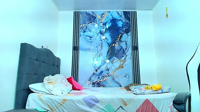 Valentina and sneider  online show from February 2026 07:20:02 PM