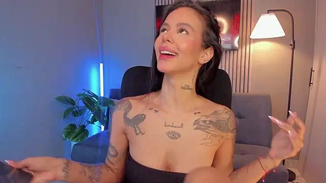 Snapshot of VegaLuxe chatting on March 2026 04:24:01 PM VegaLuxe online show from March 2026 04:24:01 PM