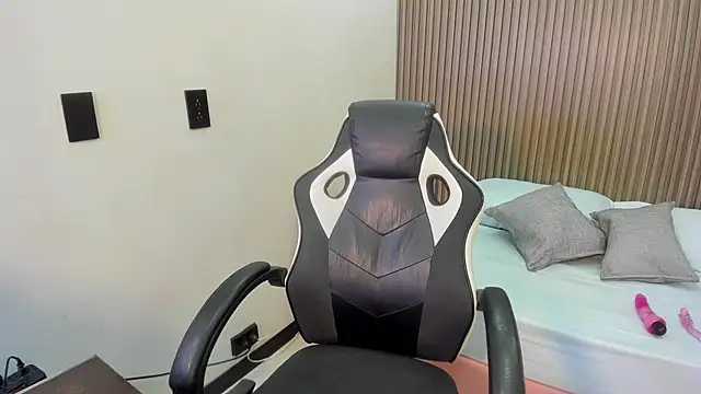 Snapshot of madison_saenzz chatting on February 2026 07:41:01 PM madison saenzz online show from February 2026 07:41:01 PM