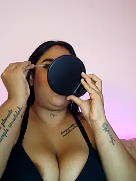 Snapshot of YenthCorona chatting on February 2026 03:11:01 AM YenthCorona online show from February 2026 03:11:01 AM