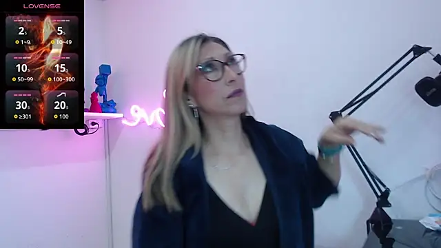 Snapshot of Scarlett_079 chatting on January 2026 11:48:02 AM Scarlett 079 online show from January 2026 11:48:02 AM