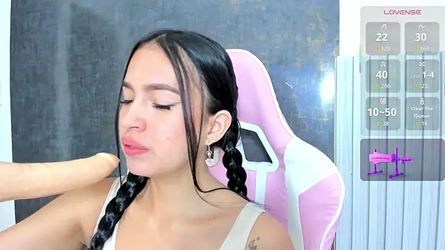 Snapshot of antonella_guzman_ chatting on December 2025 12:11:02 PM antonella guzman online show from December 2025 12:11:02 PM