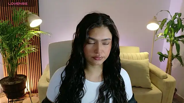 Snapshot of victoria___moon chatting on February 2026 01:08:02 PM victoria moon online show from February 2026 01:08:02 PM