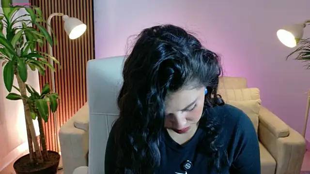 Snapshot of victoria___moon chatting on April 2026 03:06:01 PM victoria moon online show from April 2026 03:06:01 PM