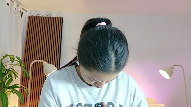 Snapshot of victoria___moon chatting on April 2026 04:10:02 PM victoria moon online show from April 2026 04:10:02 PM