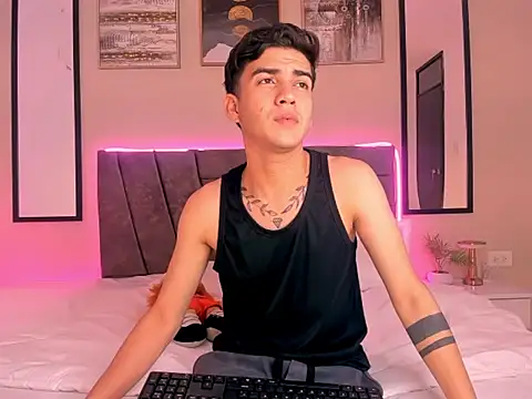 Snapshot of Feiccer_Thomson1 chatting on February 2026 01:37:01 AM Feiccer Thomson1 online show from February 2026 01:37:01 AM