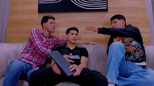 Snapshot of big__friends chatting on December 2025 01:50:02 PM big friends online show from December 2025 01:50:02 PM