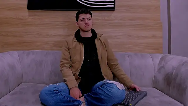 Snapshot of big__friends chatting on December 2025 02:02:02 PM big friends online show from December 2025 02:02:02 PM