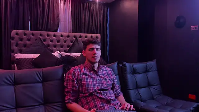 Snapshot of big__friends chatting on January 2026 03:05:01 PM big friends online show from January 2026 03:05:01 PM