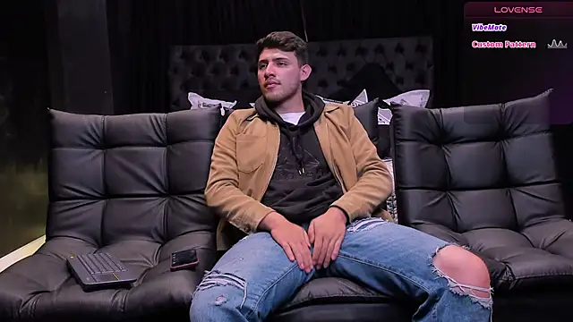 Snapshot of big__friends chatting on February 2026 12:29:01 AM big friends online show from February 2026 12:29:01 AM