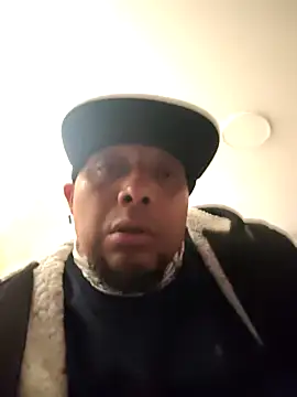 Snapshot of moneytalk516 chatting on January 2026 08:58:02 PM moneytalk516 online show from January 2026 08:58:02 PM