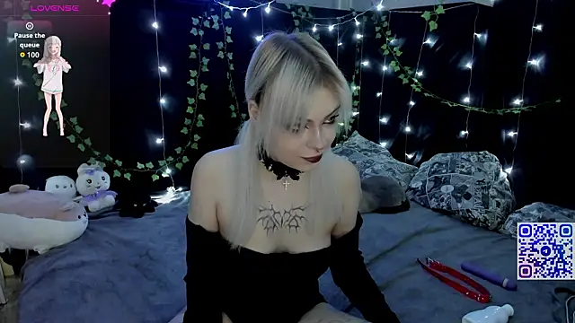 Snapshot of Saekiko chatting on January 2026 04:17:01 AM Saekiko online show from January 2026 04:17:01 AM