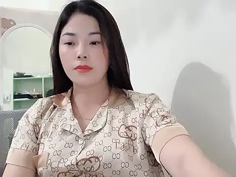 Snapshot of Mimy18 chatting on May 2026 03:50:01 PM Mimy18 online show from May 2026 03:50:01 PM