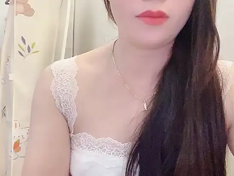 Snapshot of Mimy18 chatting on May 2026 04:04:02 PM Mimy18 online show from May 2026 04:04:02 PM