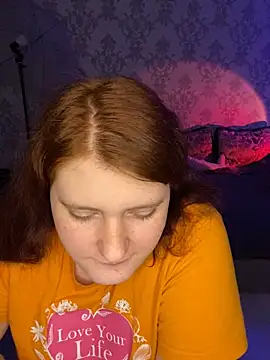 Snapshot of NicollVeys chatting on December 2025 07:32:01 PM NicollVeys online show from December 2025 07:32:01 PM