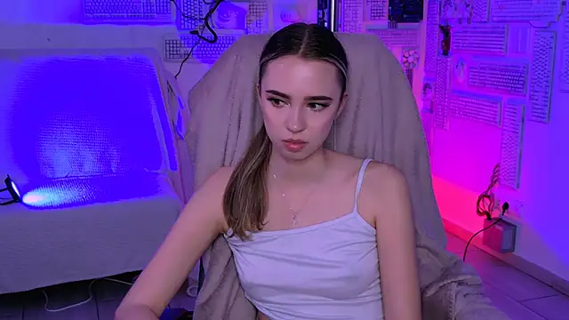 KimPorins online show from April 2026 12:22:02 PM