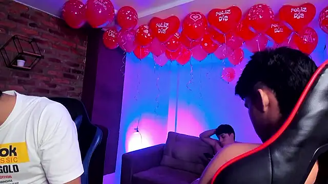 Snapshot of HotThreesoome chatting on February 2026 12:34:01 PM HotThreesoome online show from February 2026 12:34:01 PM