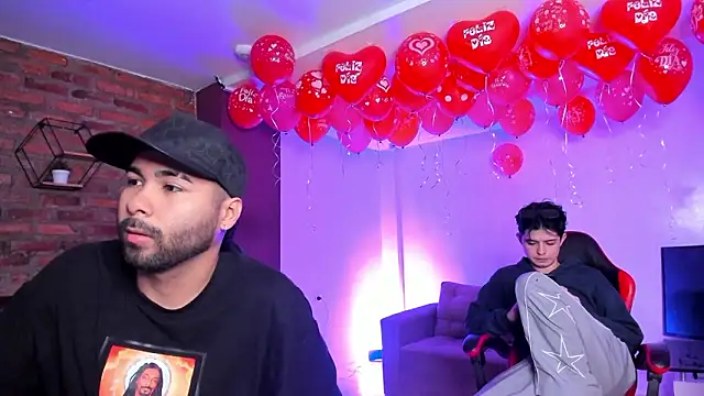 Snapshot of HotThreesoome chatting on February 2026 12:12:01 PM HotThreesoome online show from February 2026 12:12:01 PM