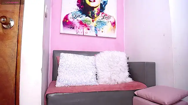 Snapshot of danycute_ chatting on February 2026 04:27:02 PM danycute online show from February 2026 04:27:02 PM