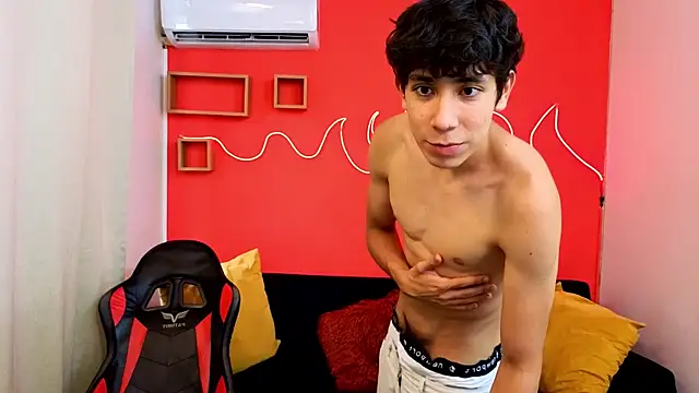 Neo Twink online show from June 2026 07:16:02 PM