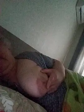 Snapshot of HapinessLovee chatting on February 2026 05:39:01 AM HapinessLovee online show from February 2026 05:39:01 AM