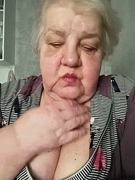 Snapshot of HapinessLovee chatting on February 2026 09:25:02 AM HapinessLovee online show from February 2026 09:25:02 AM