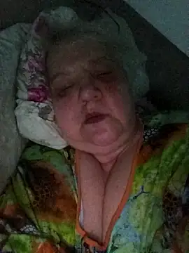 HapinessLovee online show from May 2026 11:32:02 PM