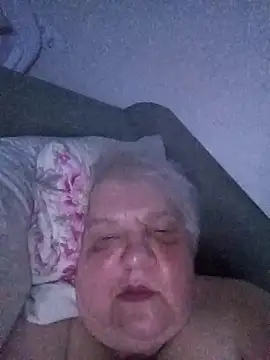 HapinessLovee online show from May 2026 08:06:02 PM