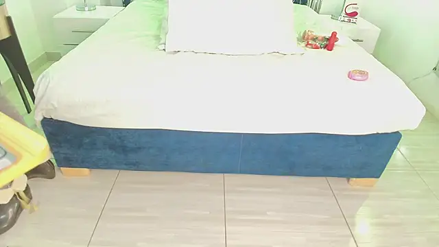 Snapshot of Velora_nigth chatting on December 2025 11:05:01 AM Velora nigth online show from December 2025 11:05:01 AM