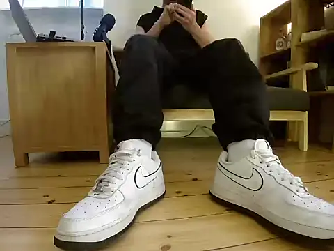 Snapshot of jonas_camboy chatting on February 2026 01:42:02 PM jonas camboy online show from February 2026 01:42:02 PM