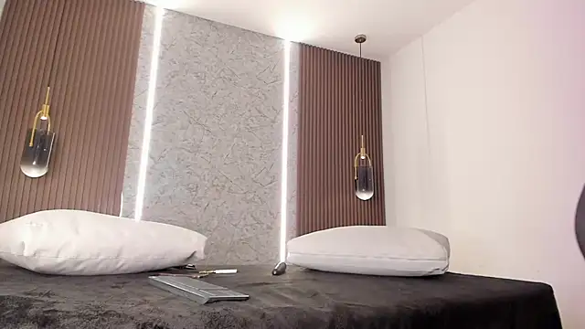 maye wells  online show from February 2026 07:25:02 PM