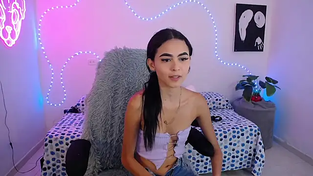 Sofia tgn online show from May 2026 06:47:02 PM