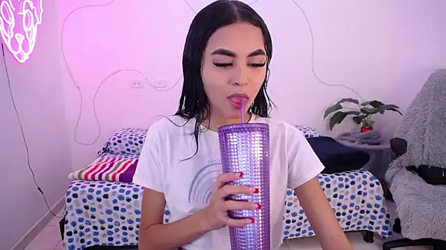 Sofia tgn online show from May 2026 06:37:01 PM
