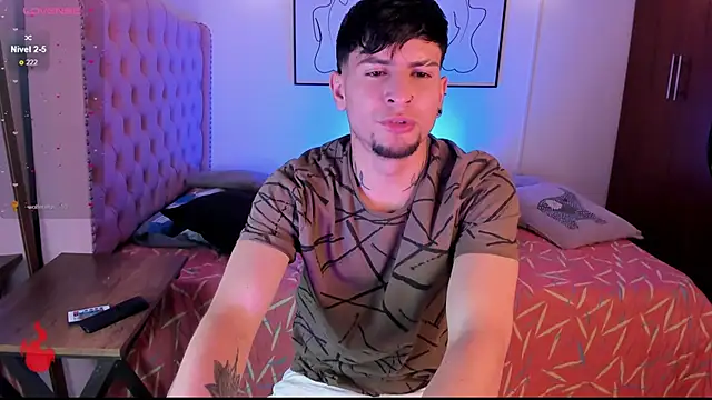 Snapshot of vaalentiino chatting on February 2026 01:20:02 AM vaalentiino online show from February 2026 01:20:02 AM