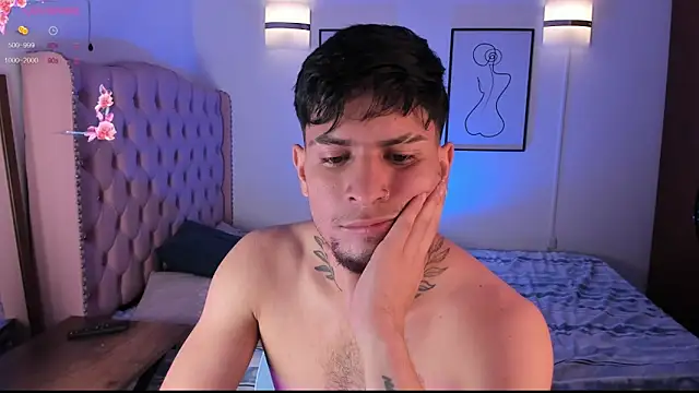 Snapshot of vaalentiino chatting on February 2026 10:11:01 PM vaalentiino online show from February 2026 10:11:01 PM