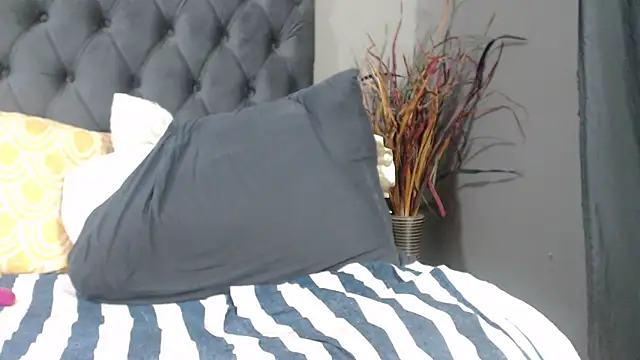 Snapshot of BasellBlue chatting on February 2026 12:50:01 AM BasellBlue online show from February 2026 12:50:01 AM