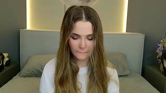 Lina Sinerz online show from April 2026 08:25:02 PM