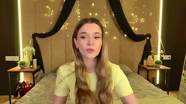 Lina Sinerz online show from May 2026 04:04:02 PM