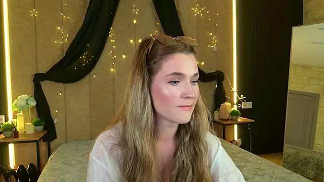 Lina Sinerz online show from June 2026 03:22:01 PM