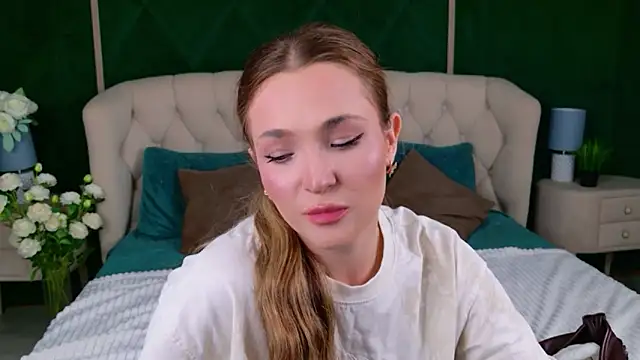 Lina Sinerz online show from June 2026 03:21:02 PM