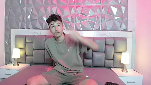 Snapshot of KathyAiden chatting on February 2026 07:39:01 PM KathyAiden online show from February 2026 07:39:01 PM