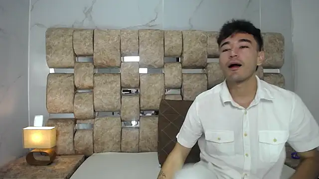 Snapshot of KathyAiden chatting on February 2026 07:43:01 PM KathyAiden online show from February 2026 07:43:01 PM