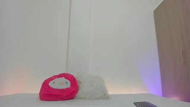 litle slut online show from April 2026 02:07:02 AM
