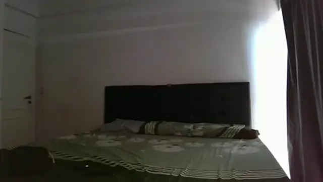 Snapshot of Ceciihot chatting on February 2026 02:05:02 PM Ceciihot online show from February 2026 02:05:02 PM