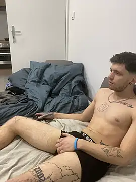 Snapshot of squty chatting on January 2026 12:47:01 AM squty online show from January 2026 12:47:01 AM