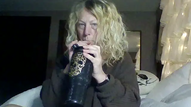 Outdoorchicjj online show from February 2026 12:14:01 PM