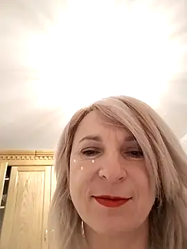 AhlyssaLove1155 online show from May 2026 07:41:02 PM